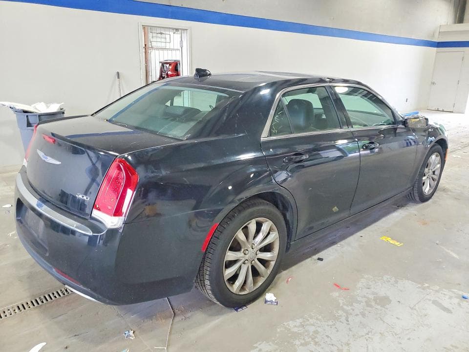 2018 CHRYSLER 300 TOURING 3