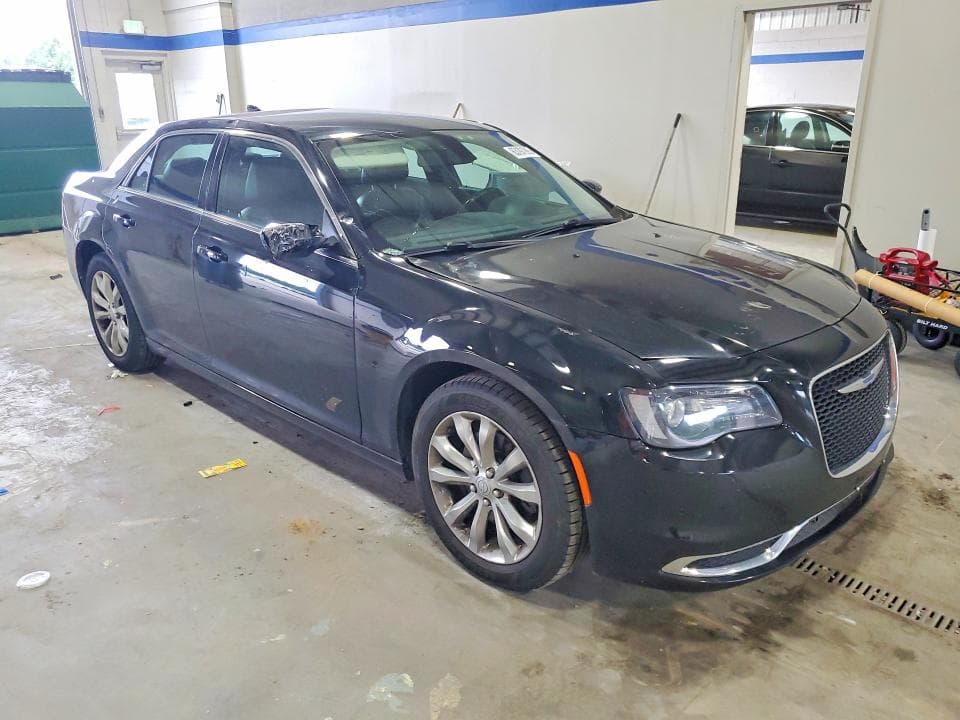 2018 CHRYSLER 300 TOURING 4