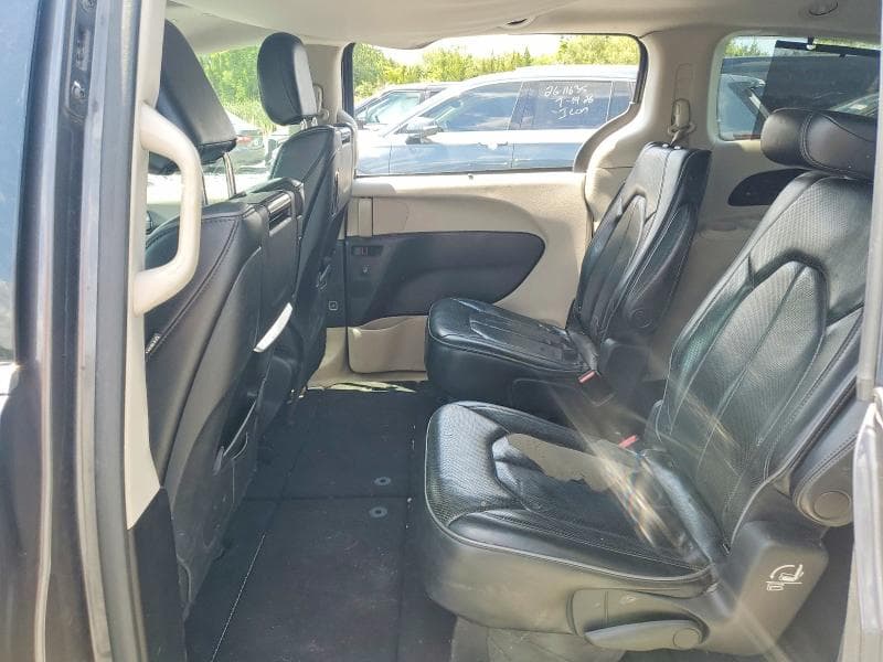 2019 CHRYSLER PACIFICA LIMITED 11