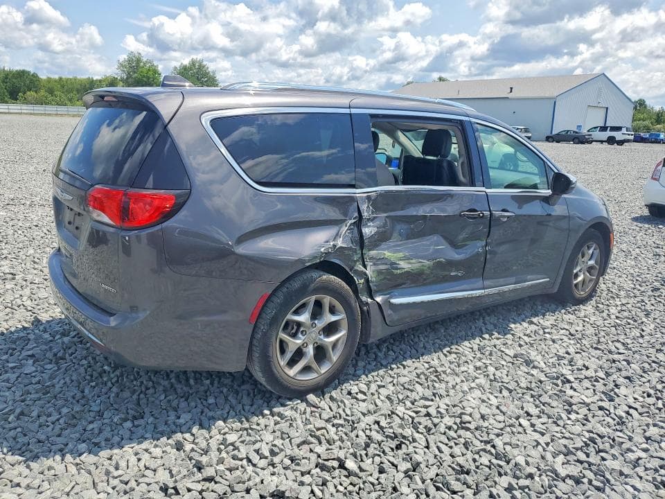 2019 CHRYSLER PACIFICA LIMITED 3