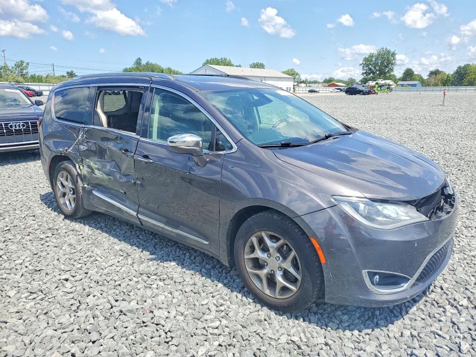 2019 CHRYSLER PACIFICA LIMITED 4