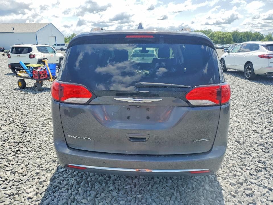 2019 CHRYSLER PACIFICA LIMITED 6