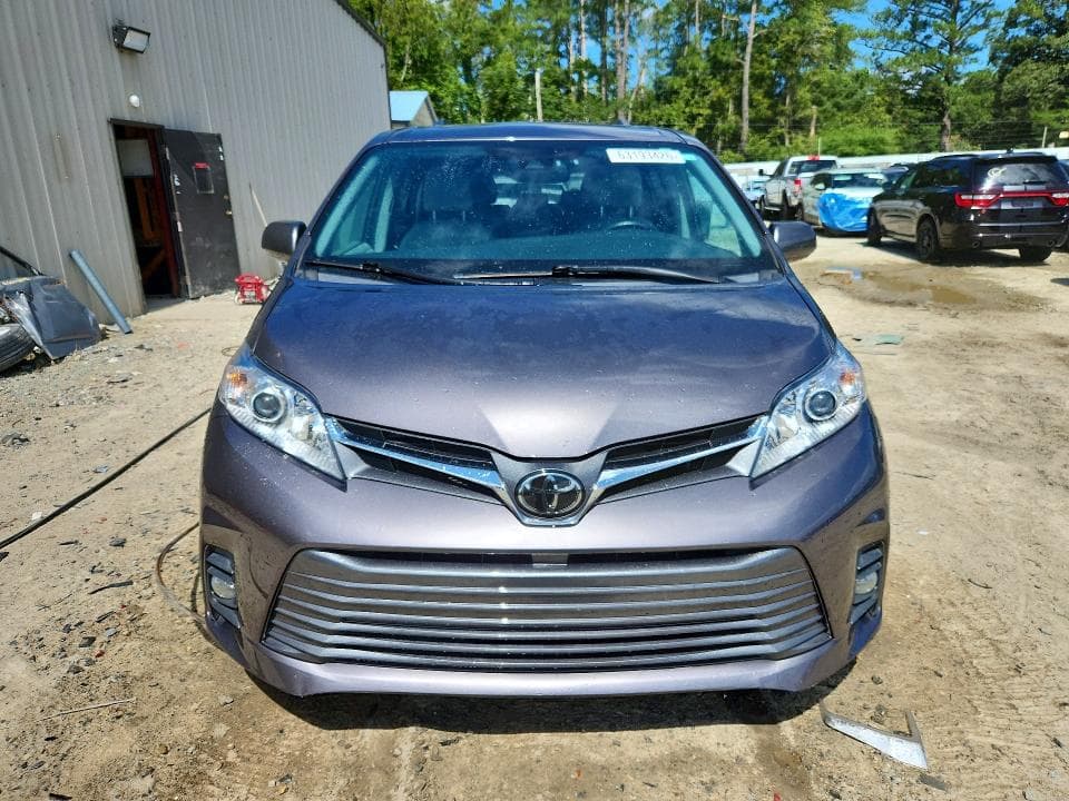 2020 TOYOTA SIENNA XLE 8-PASSENGER 5