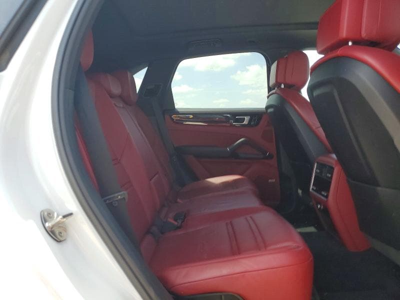 2019 PORSCHE CAYENNE S 11