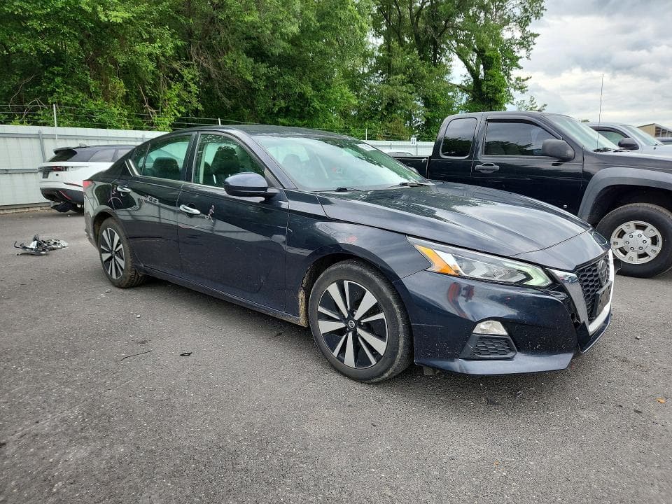 2021 NISSAN ALTIMA SV 4