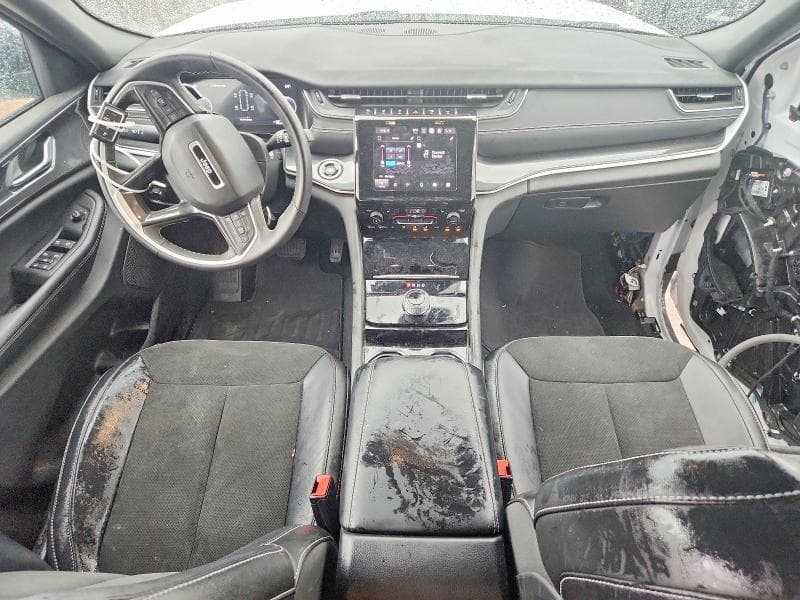 2023 JEEP GRAND CHEROKEE L LAREDO 8