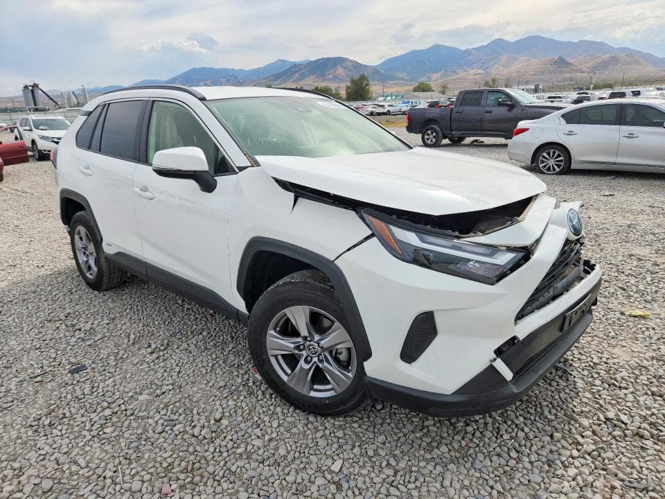 2023 TOYOTA RAV4 HYBRID XLE 4