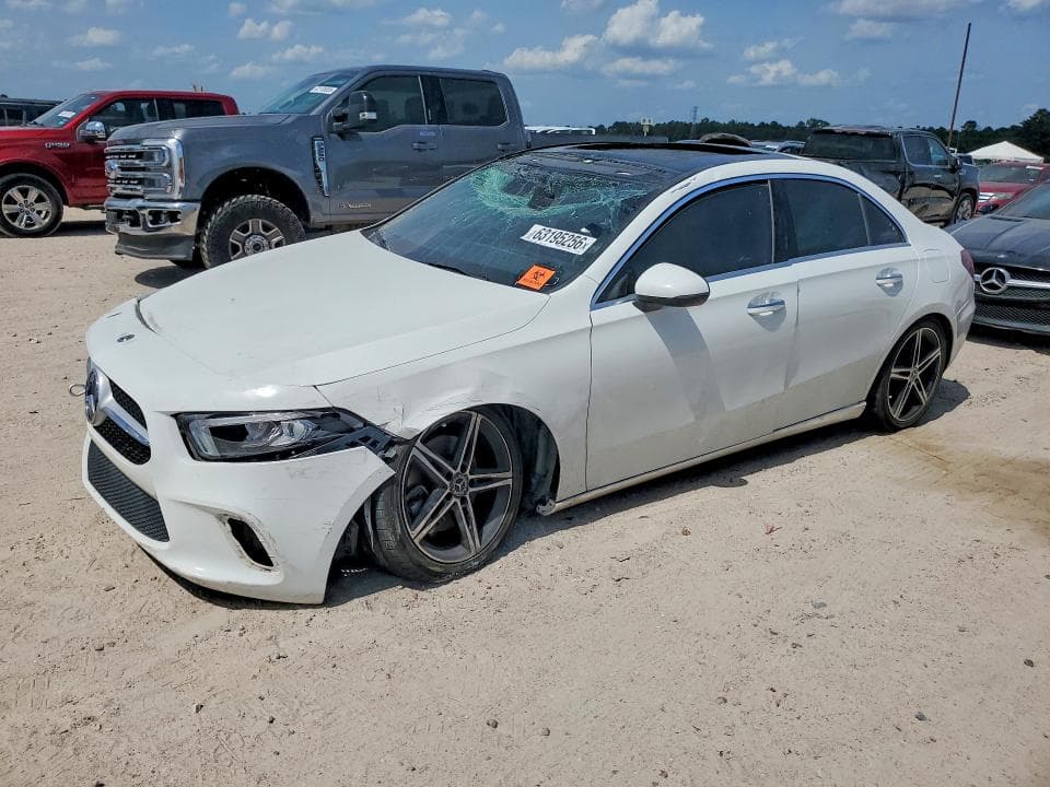 2019 MERCEDES-BENZ A 220 - 1