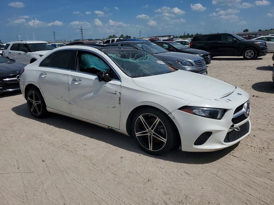 2019 MERCEDES-BENZ A 220 4
