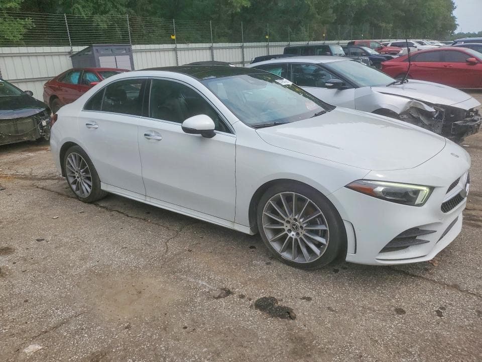 2020 MERCEDES-BENZ A 220 4