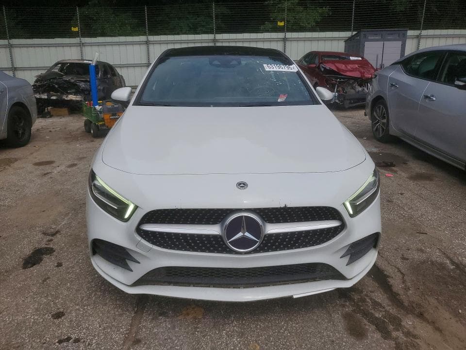 2020 MERCEDES-BENZ A 220 5