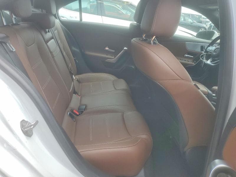 2020 MERCEDES-BENZ A 220 10