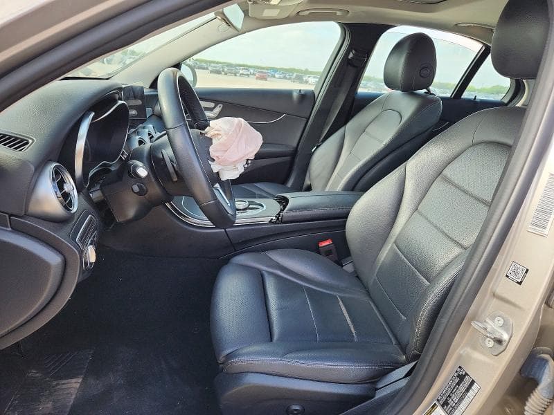 2019 MERCEDES-BENZ C 300 7
