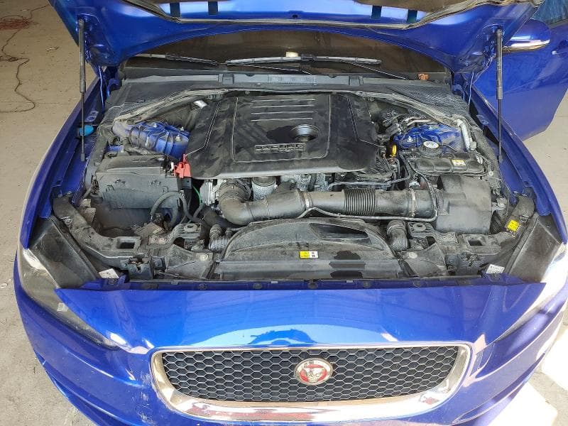 2017 JAGUAR XE PREMIUM 11