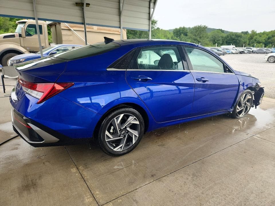 2025 HYUNDAI ELANTRA SEL 3