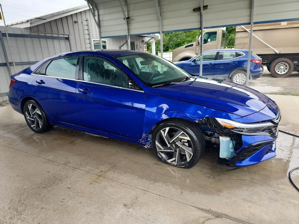2025 HYUNDAI ELANTRA SEL 4