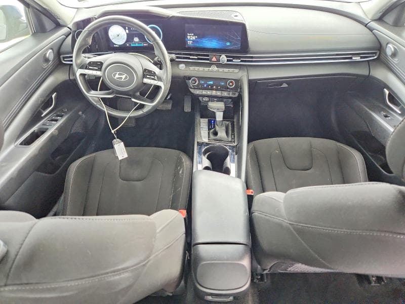 2025 HYUNDAI ELANTRA SEL 8