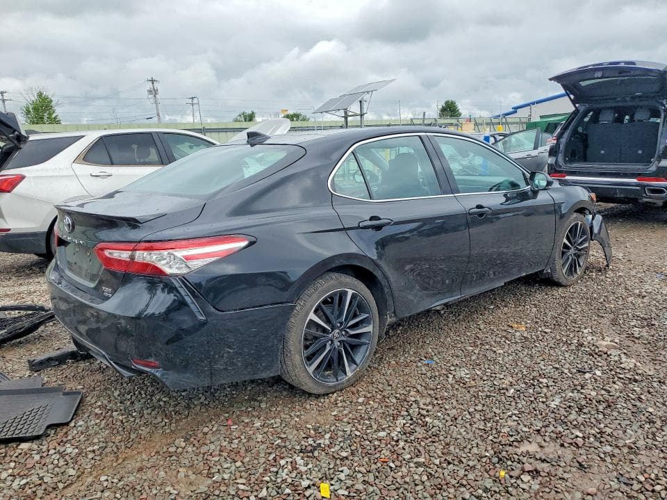 2020 TOYOTA CAMRY XSE 3