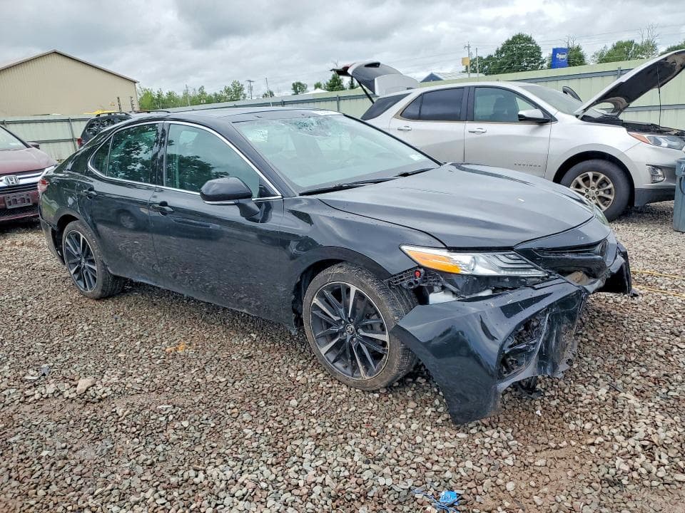 2020 TOYOTA CAMRY XSE 4