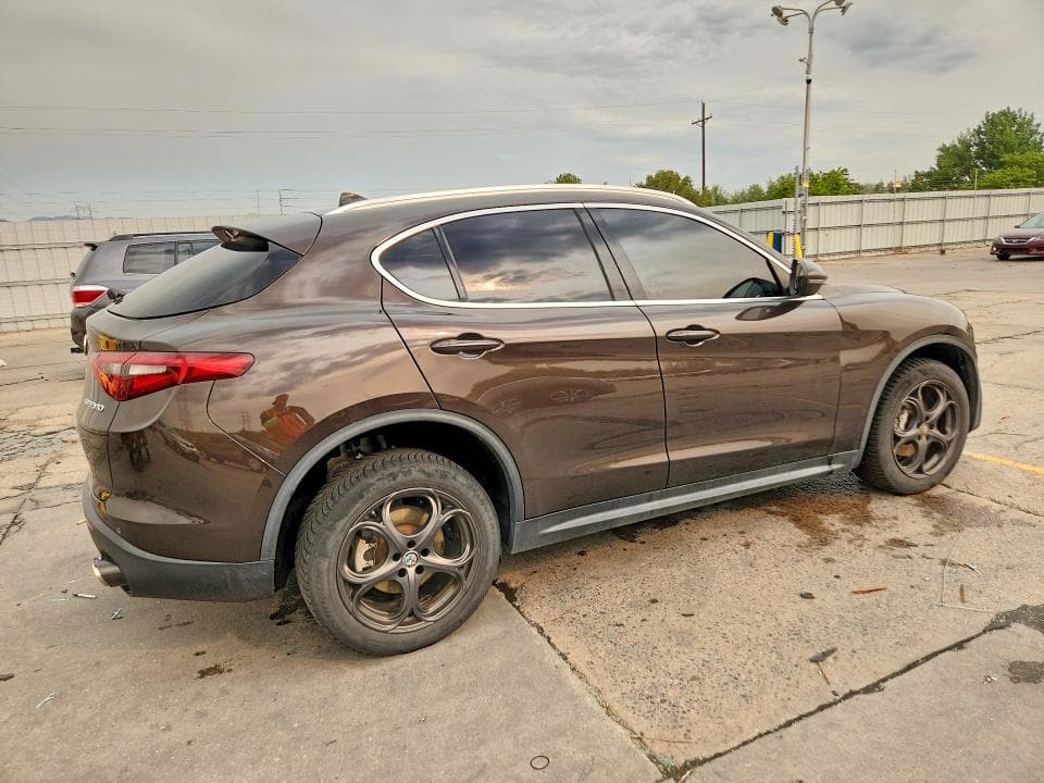 2018 ALFA ROMEO STELVIO 3