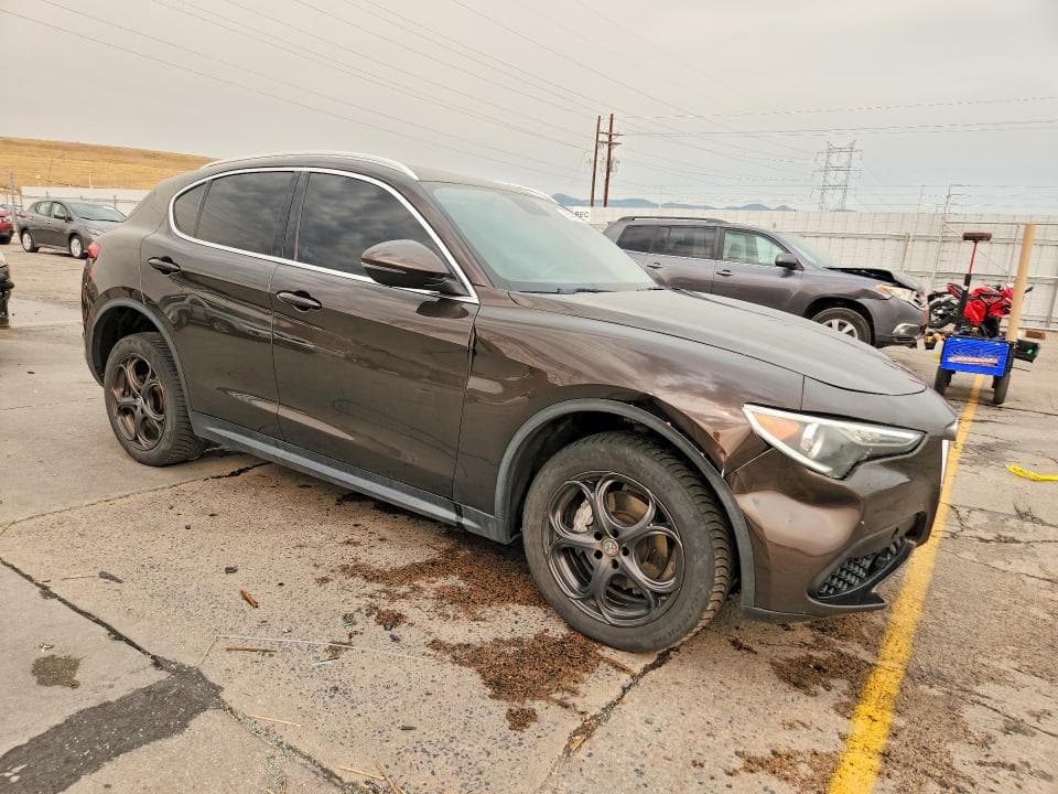 2018 ALFA ROMEO STELVIO 4