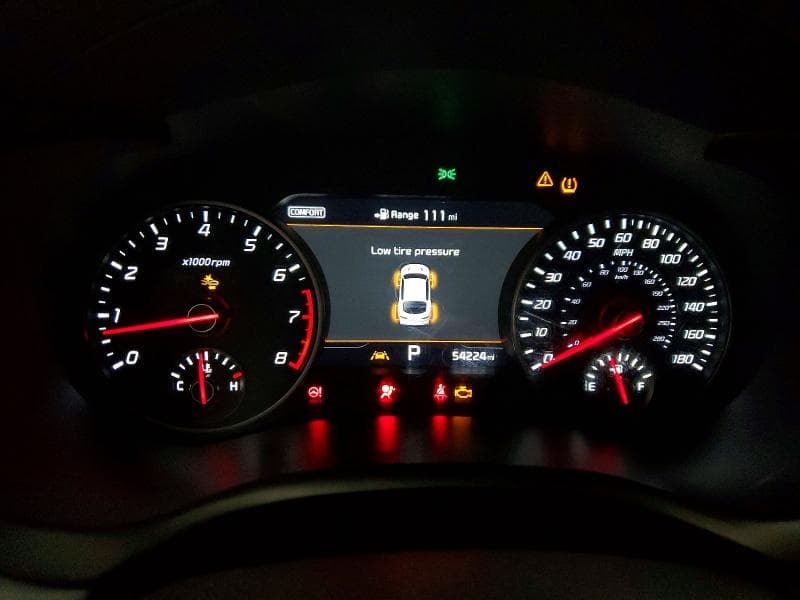 2018 KIA STINGER GT2 9