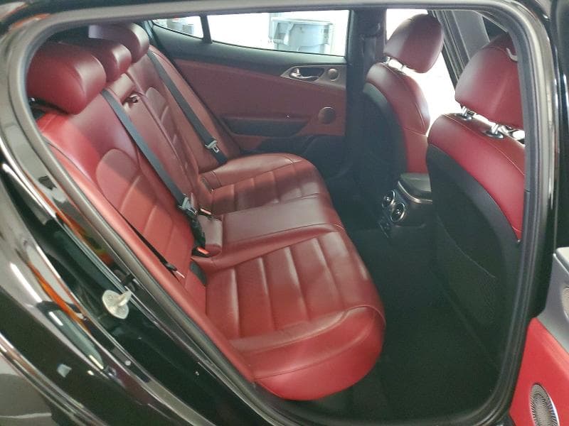 2018 KIA STINGER GT2 10