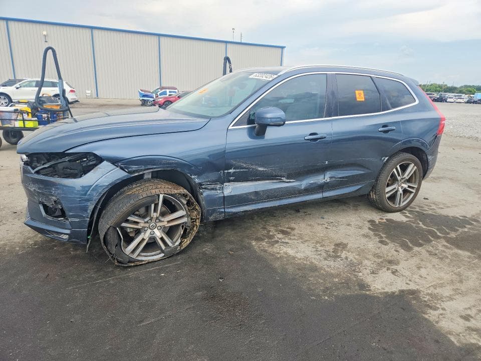 2021 VOLVO XC60 T5 MOMENTUM - 1