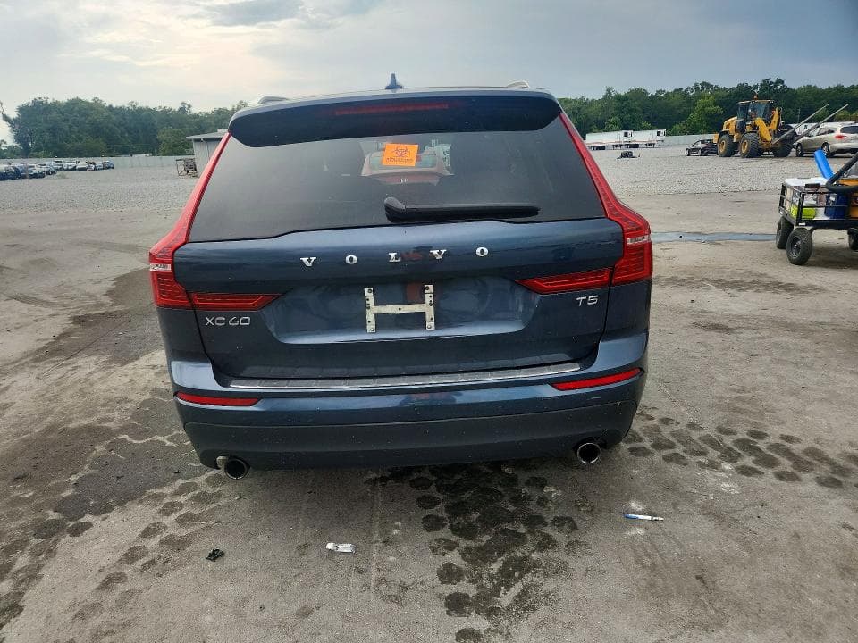 2021 VOLVO XC60 T5 MOMENTUM 6