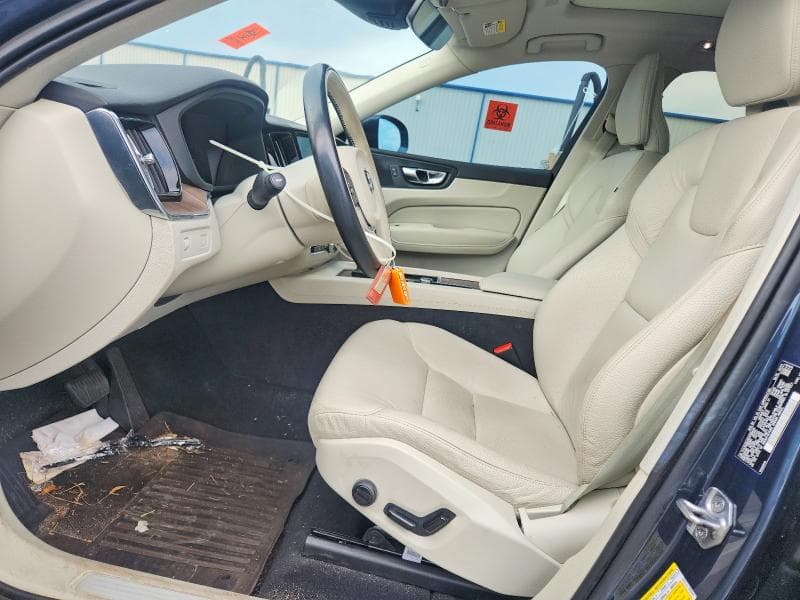 2021 VOLVO XC60 T5 MOMENTUM 7