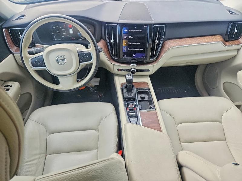 2021 VOLVO XC60 T5 MOMENTUM 8