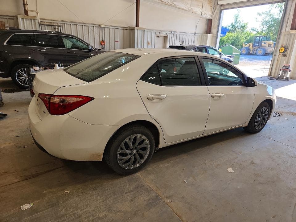 2017 TOYOTA COROLLA LE 3