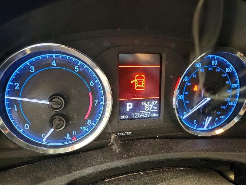 2017 TOYOTA COROLLA LE 9