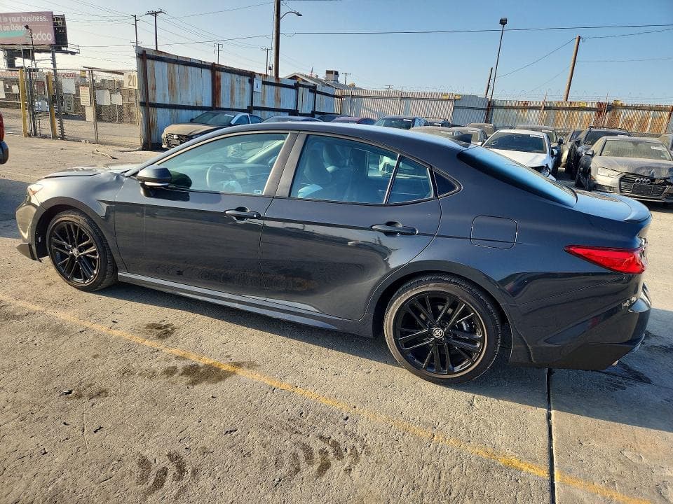 2025 TOYOTA CAMRY SE 2