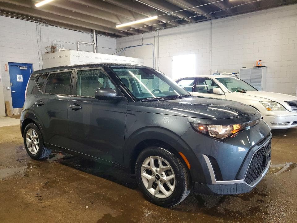 2025 KIA SOUL LX 4