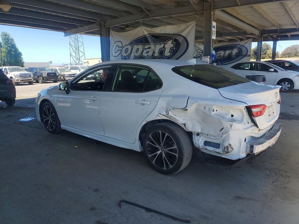 2019 TOYOTA CAMRY SE 2