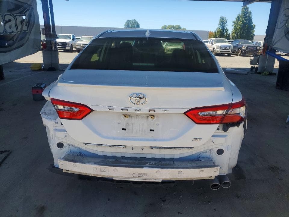 2019 TOYOTA CAMRY SE 6