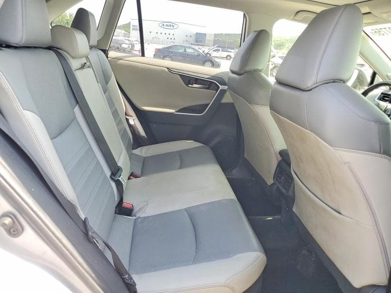 2019 TOYOTA RAV4 LIMITED 11