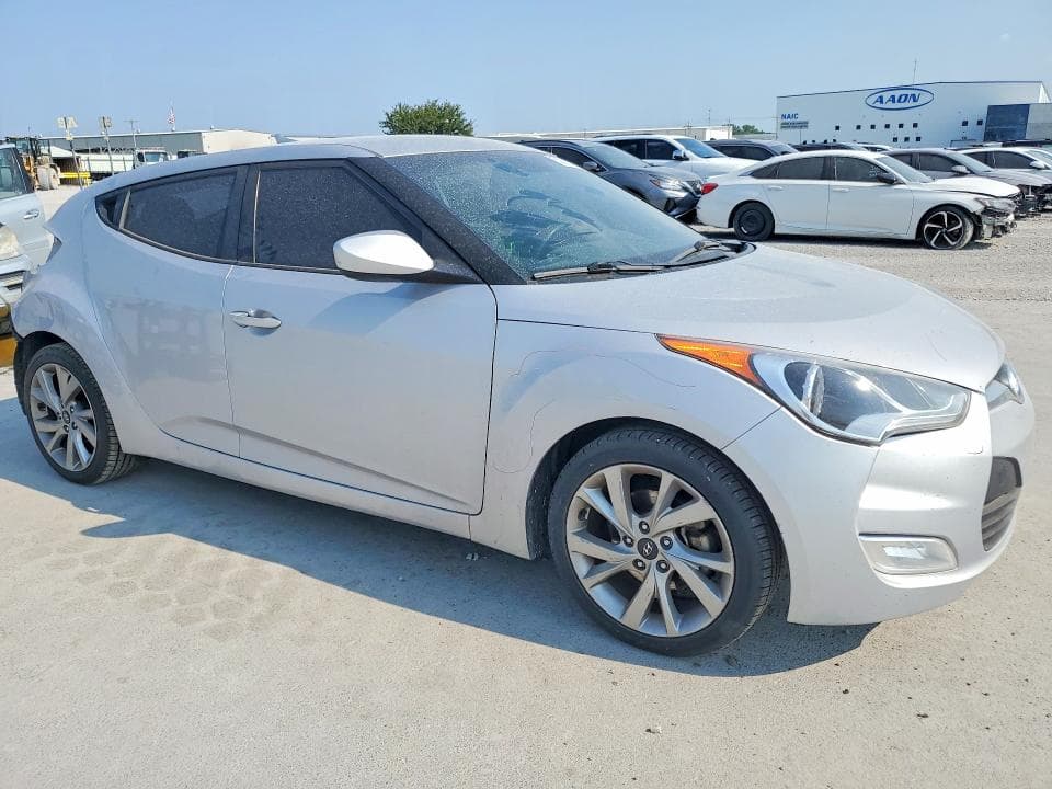 2017 HYUNDAI VELOSTER BASE 4