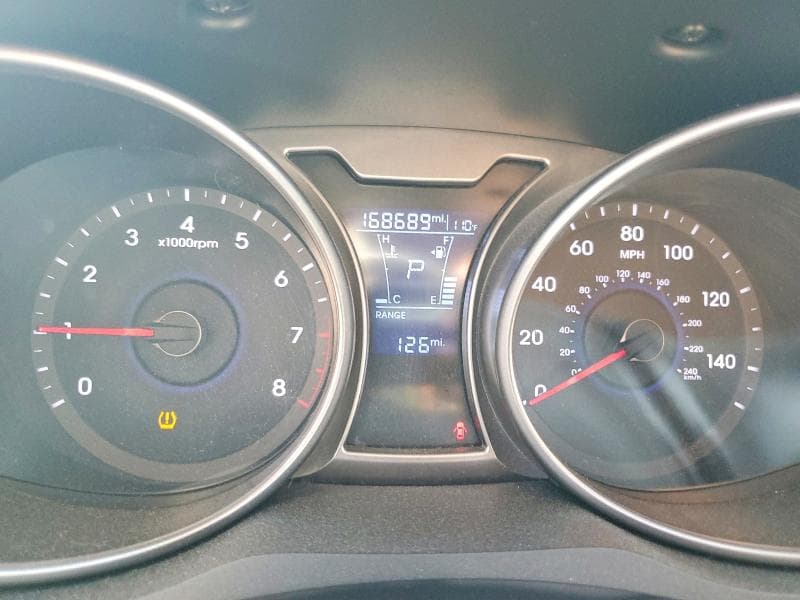 2017 HYUNDAI VELOSTER BASE 9