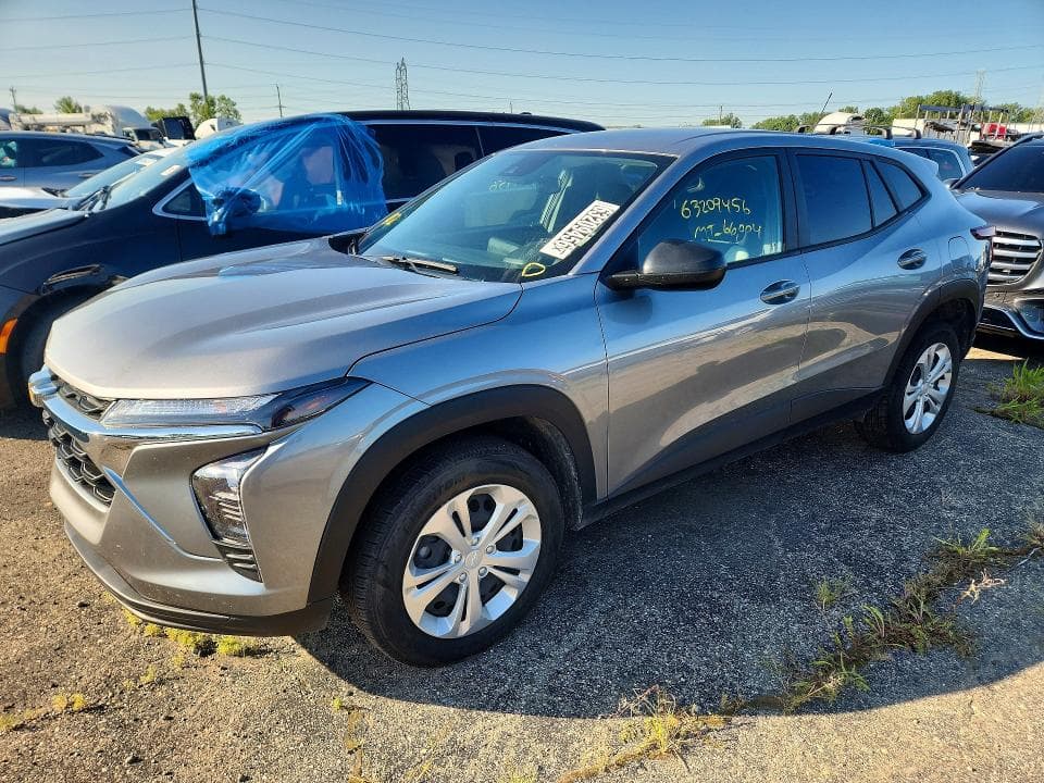 2025 CHEVROLET TRAX LS - 1