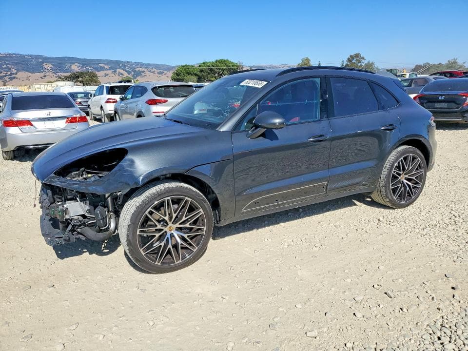 2024 PORSCHE MACAN BASE - 1