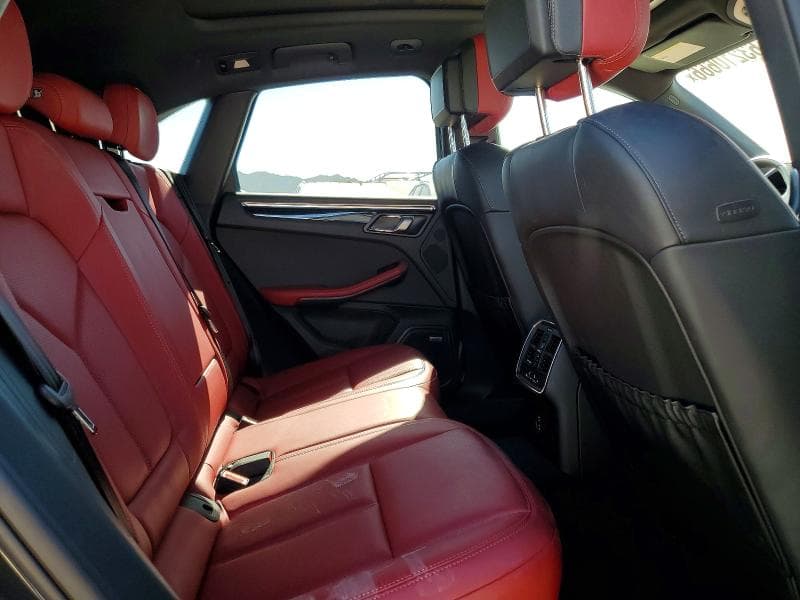 2024 PORSCHE MACAN BASE 11