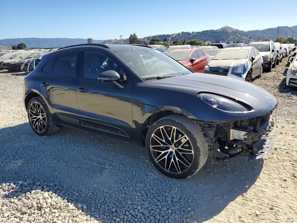 2024 PORSCHE MACAN BASE 4