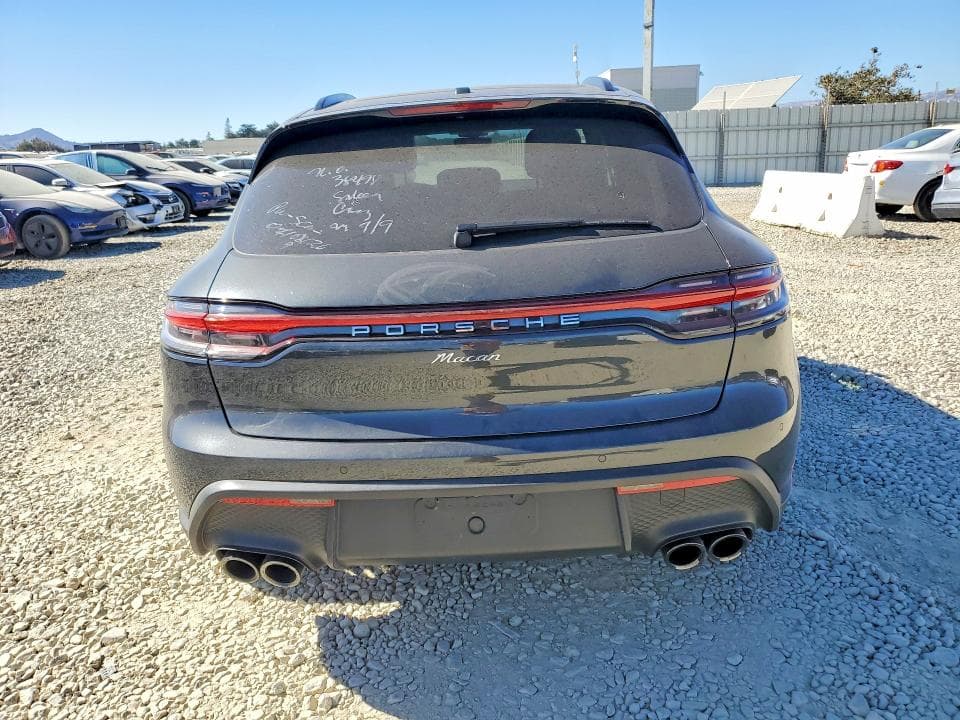 2024 PORSCHE MACAN BASE 6