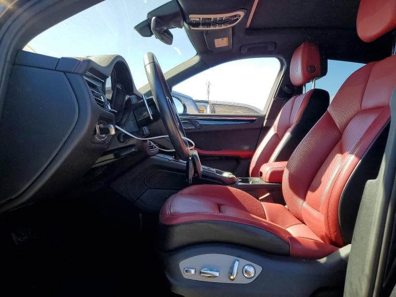 2024 PORSCHE MACAN BASE 7