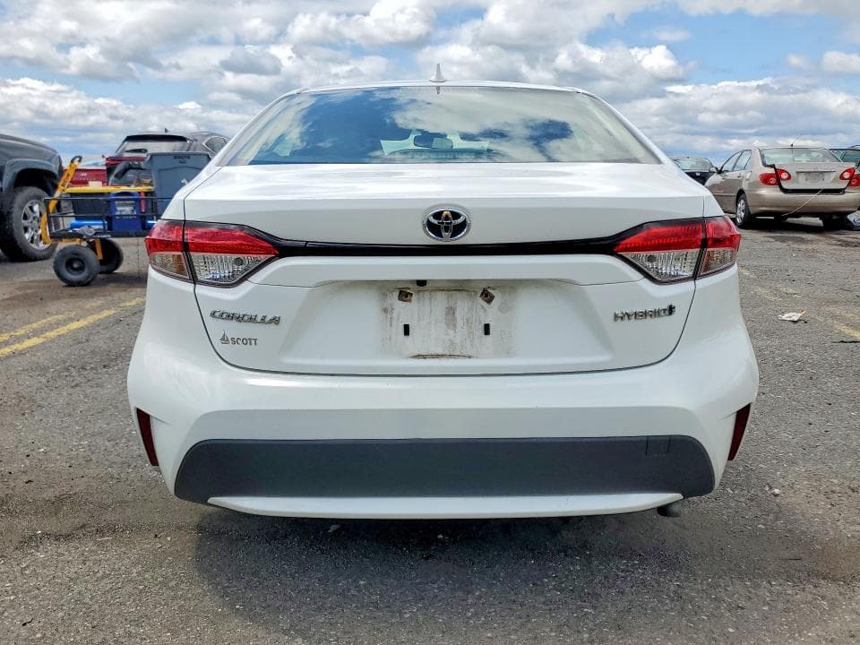 2021 TOYOTA COROLLA LE 6