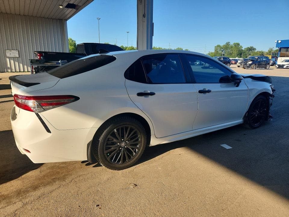2020 TOYOTA CAMRY SE NIGHTSHADE 3