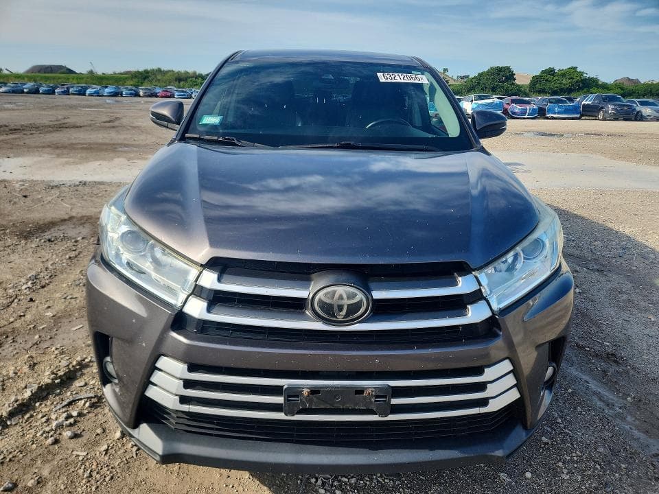 2017 TOYOTA HIGHLANDER LE PLUS 5