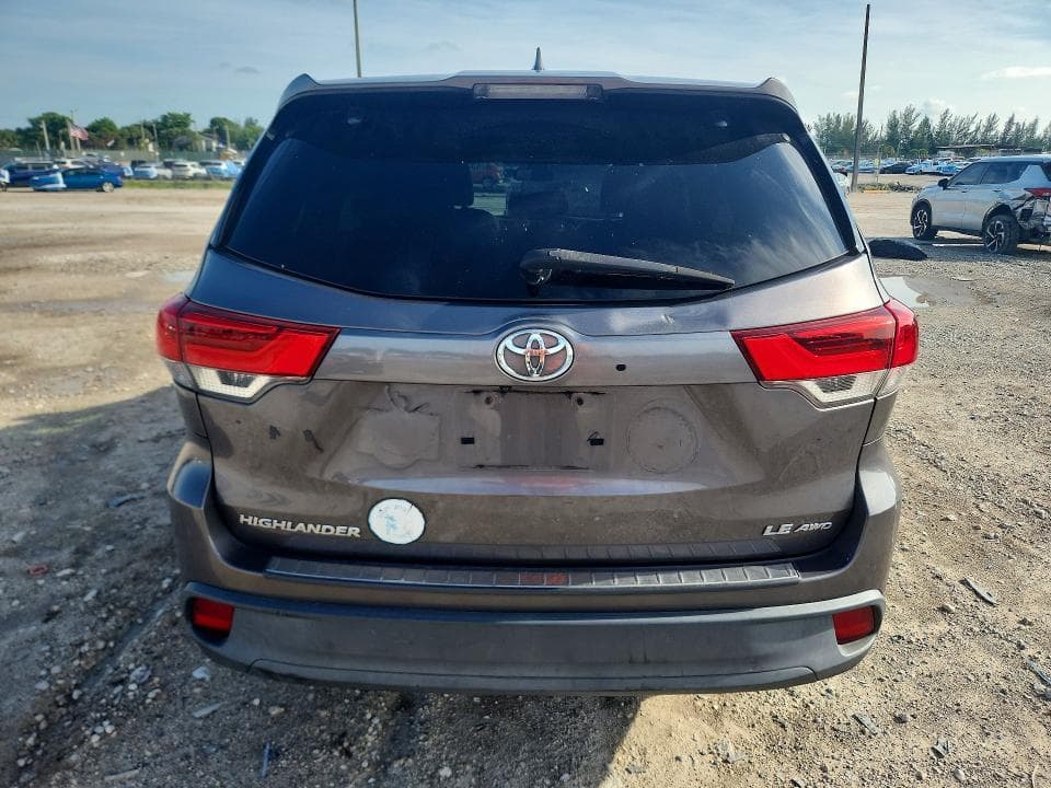2017 TOYOTA HIGHLANDER LE PLUS 6